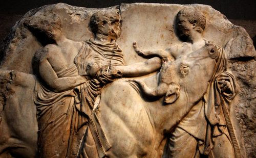 Cụ thể, nhiều nền văn minh cổ xưa cho rằng, mỗi khi các vị thần nổi giận thì sẽ gây ra một số tai ương, thảm kịch thảm khốc như hạn hán, lũ lụt, dịch bệnh, chiến tranh...