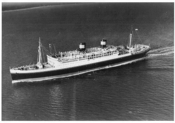 Kham pha bat ngo nhung con tau dam noi tieng the gioi