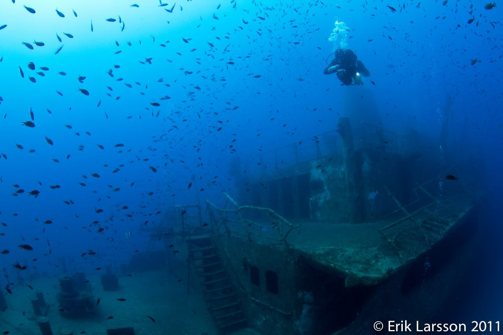 Um El Faroud là tàu đắm nổi tiếng nằm ngoài khơi đảo Gozo, Malta. Hoạt động từ năm 1969, Um El Faroud là tàu chở dầu có thể chở 10.000 tấn dầu của Libya.