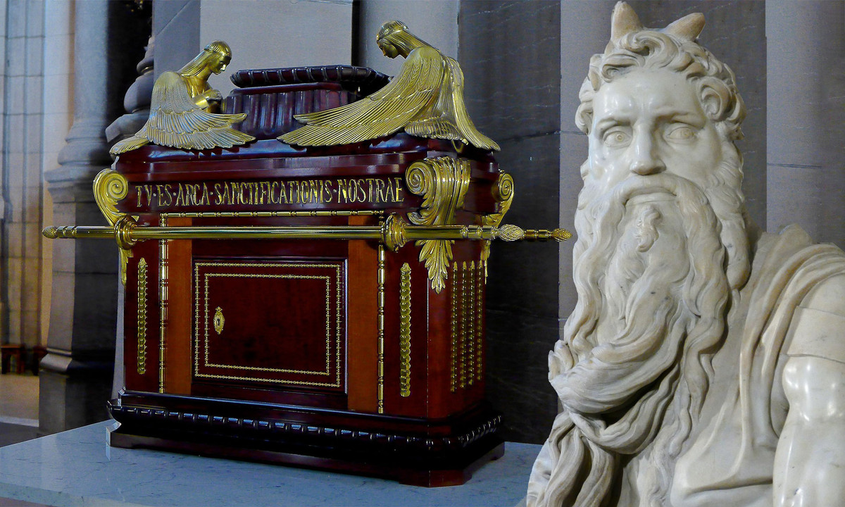 Mục đích của người Do Thái khi làm điều đó là nhằm không muốn Hòm giao ước rơi vào tay kẻ thù.