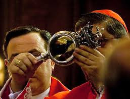 Đáng chú ý nhất là lần bình máu của Thánh Januarius không hóa lỏng năm 1939. Sau sự việc này, Chiến tranh thế giới 2 nổ ra.