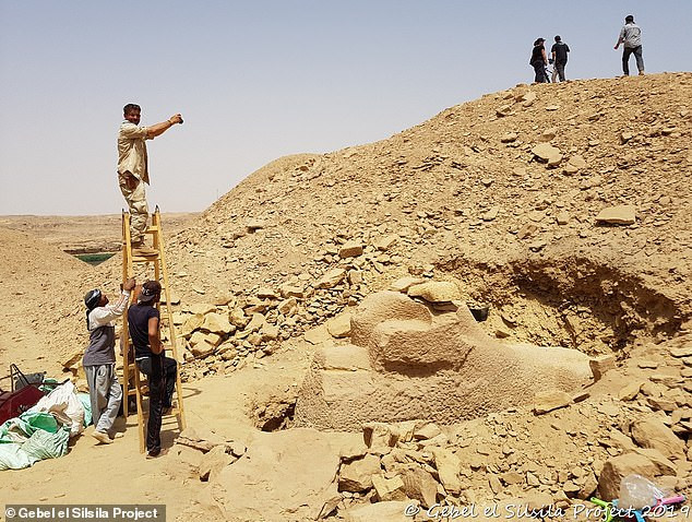 Cuc nong: Soi tuong nhan su dau cuu di hinh nhat Ai Cap