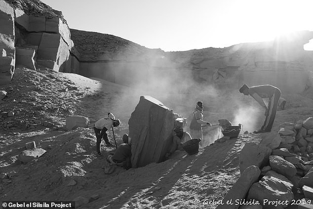 Nhóm nghiên cứu dự định sẽ tiếp tục cuộc khai quật để tìm được nhiều cổ vật, văn bản cổ xưa để giải mã bí ẩn về tượng nhân sư đầu cừu cũng như cuộc sống của người Ai Cập dưới thời pharaoh Amenhotep III. Video: Phá kim tự tháp hơn 2.000 năm tuổi để lấy đá làm đường (nguồn: VTC14)