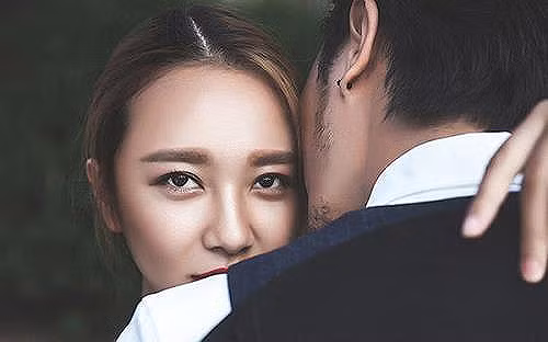 Trai tre trang tay vi sap bay tinh gai quan nhau 