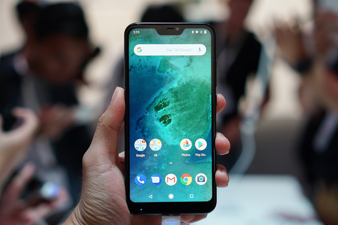 Xiaomi Mi A2 Lite chính hãng đang được giảm 1 triệu đồng, còn 3,4 triệu đồng. Máy sử dụng con chip Snapdragon 625, kết hợp với thanh RAM 3 GB và bộ nhớ 32 GB. Model này chạy hệ điều hành Android One, người dùng Mi A2 Lite có thể sử dụng kho lưu trữ ảnh chất lượng cao trên Google Photo không giới hạn.