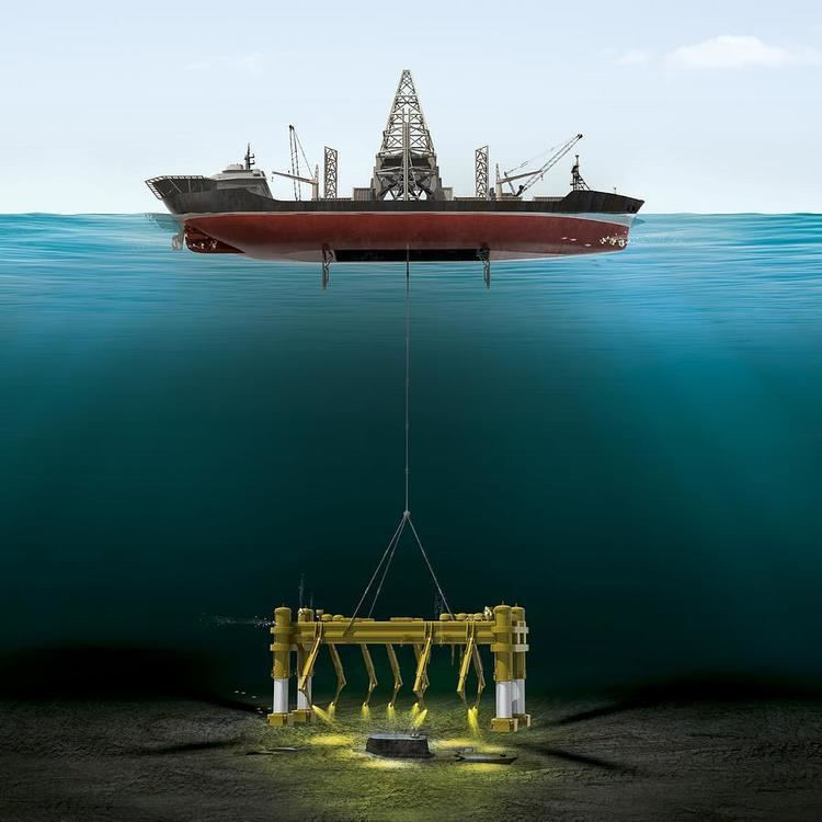 Trong khi Liên Xô ráo riết tìm kiếm tàu ngầm K-129 không có kết quả thì phía Mỹ lại xác định được vị trí con tàu gặp nạn nhờ những phương tiện, kỹ thuật hiện đại.