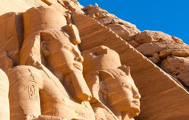 Trên thực tế, cuộc sống vương giả của pharaoh khiến các ông hoàng Ai Cập có chế độ ăn uống nhiều thực phẩm bổ dưỡng. Điều này khiến pharaoh dễ bị béo phì nên không hề có thân hình chuẩn giống như trong phim ảnh.