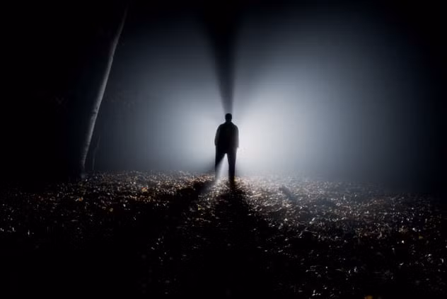 Một trong những vụ mất tích đầu tiên ở tam giác quỷ Bermuda trên cạn này là trường hợp của Middie Rivers. Người này là một hướng dẫn săn bắn địa phương 74 tuổi. Trong lúc đi cùng 4 thợ săn ở trong khu rừng, ông Rivers đột nhiên mất tích.