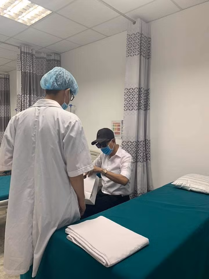 Phi Thanh Van tuyen bo se tra 100% chi phi neu Long Nhat di chuyen gioi-Hinh-3