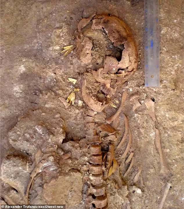 Bên trong ngôi mộ cổ của công chúa, các chuyên gia tìm thấy hàng trăm hiện vật giá trị.