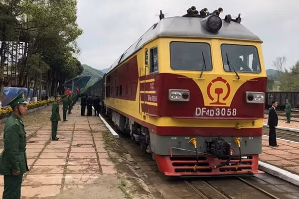 Dieu bat ngo ve tau boc thep cua ong Kim Jong-un tu Trung Quoc sang Dong Dang-Hinh-4