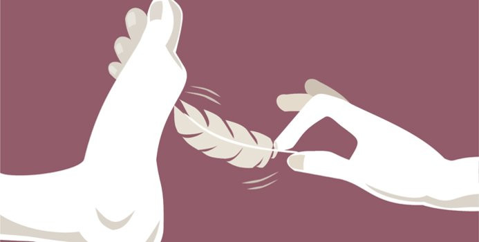 Ví dụ như người xưa sử dụng lông ngỗng để cù vào lòng bàn chân hoặc nách của phạm nhân.