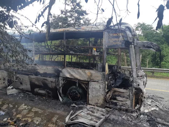 30 hanh khach hoang loan thao chay khi xe giuong nam boc chay