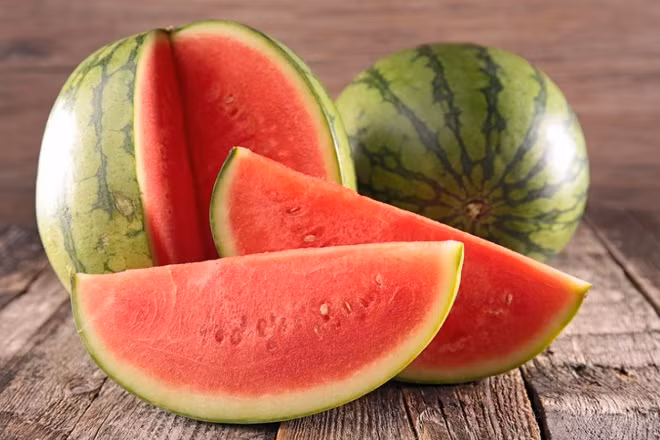 Me bau an dua hau giam om nghen, con lon nhanh nhu thoi-Hinh-2