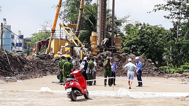 Vu 3 em be bi dien giat: Cong nhan quen khong tat nguon dien khi nghi