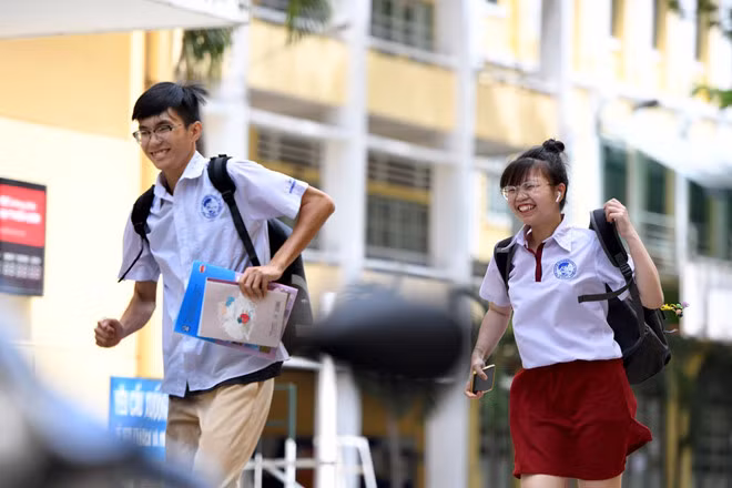 Diem san khoi nganh su pham thap nhat la 14