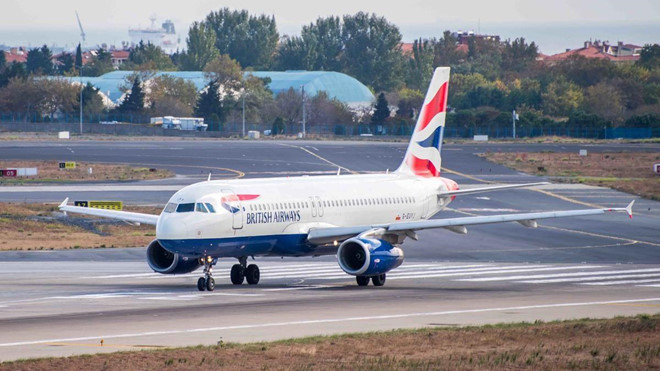 British Airways, Virgin Atlantic, FlyBe, Jet2, Ryanair UK là những hãng bay nổi tiếng tại Vương quốc Anh. British Airways trả cho phi công khoảng 121.000-175.000 USD mỗi năm. Ảnh: Metro.