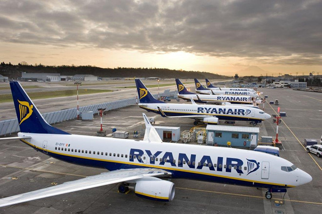 Tại Ireland, mỗi phi công sẽ kiếm được khoảng 225.000 USD/năm. Ryanair là hãng bay lớn nhất tại đây và chi trả cho phi công của hãng theo mức này. Ảnh: Ryanair.