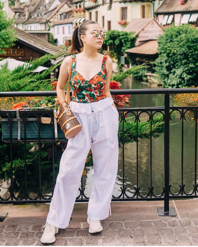 Vợ sắp cưới của Quách Ngọc Ngoan “truyền” gu chơi đồ hiệu cho con gái Vo sap cuoi cua Quach Ngoc Ngoan “truyen” gu choi do hieu cho con gai