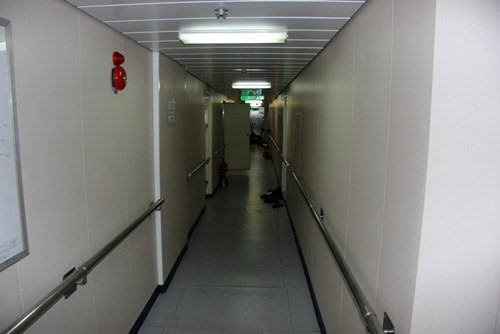 Bên cạnh đó, được mệnh danh là "Bệnh viện trên biển", tàu 561 cũng mang trong mình những trang thiết bị y tế vô cùng hiện đại như một bệnh viện thu nhỏ, để các bác sĩ của tàu có thể cứu chữa cũng như thăm khám định kỳ cho quân dân ở Trường Sa và nhà giàn DK1 mỗi 2 năm một lần.