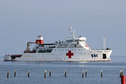 Tàu 561 dài hơn 70m, rộng hơn 13m, chịu được sóng gió cấp 7-8, chuyên chở được gần 200 người, bao gồm thủy thủ đoàn và các bác sĩ, có khả năng hoạt động liên tục 45 ngày trên biển. Tàu vừa đại diện cho Việt Nam tham gia cuộc diễn tập đa phương Hải quân ASEAN lừng danh mang tên KOMODO ở Indonesia.