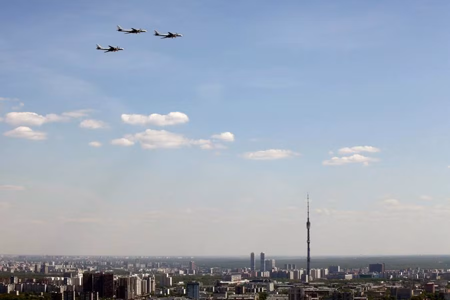 Các máy bay chiến đấu Nga bay cách mặt đất chỉ vài trăm mét.