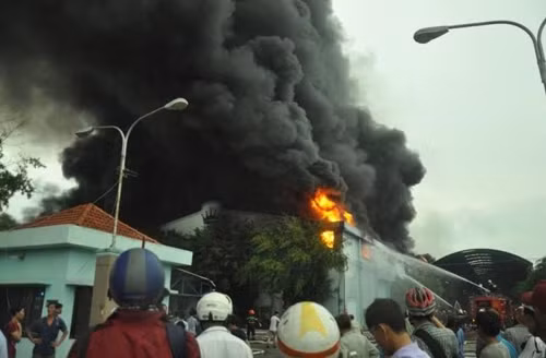 TP HCM: Hoa hoan kinh hoang tai cong ty nem, thiet hai 85 ty dong