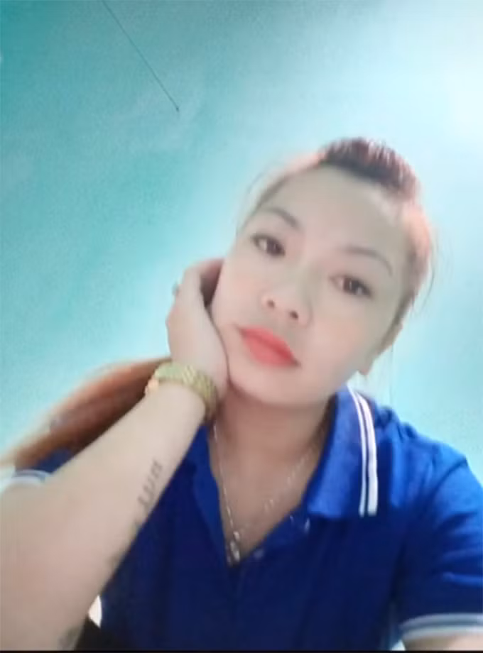 Đến rạng sáng 23/8, Công an đã di lý Nguyễn Thị Thu về trụ sở Công an tỉnh Bắc Ninh làm việc. Tại đây, công an đã bàn giao cháu Gia Bảo cho người thân trong niềm vui sướng, xúc động tột cùng của gia đình.