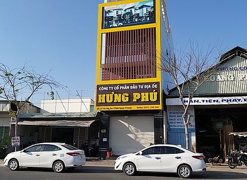  Bắt giám đốc Công ty Cổ phần Đầu tư địa ốc Hưng Phú: Ngày 23/2, Cơ quan Cảnh sát điều tra Công an tỉnh Bà Rịa – Vũng Tàu đã bắt đối tượng Trần Văn Hội – Giám đốc Công ty Cổ phần Đầu tư địa ốc Hưng Phú (Công ty Hưng Phú), trụ sở tại số 273 Trần Hưng Đạo, phường Phước Nguyên, thành phố Bà Rịa để điều tra về hành vi lừa đảo chiếm đoạt tài sản. 