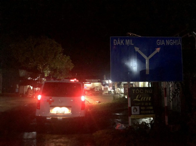 Ong Doan Ngoc Hai tu cam lai cho benh nhan ngheo ve que mien phi-Hinh-4