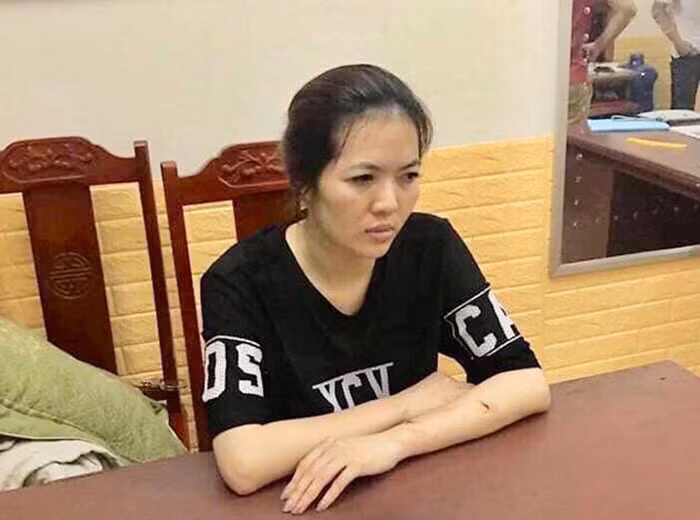  3. Nữ giám đốc xinh đẹp nhận án tù 20 năm vì giết người tình: Ngày 26/8, Tòa án nhân dân TP Thanh Hóa (Thanh Hóa) đã quyết định tuyên phạt Đỗ Thu Hà (34 tuổi, trú phường Đông Hương, TP Thanh Hoá)- là giám đốc công ty TNHH xây dựng và thương mại Thiên Minh TC, có trụ sở tại TP Thanh Hóa mức án 20 năm tù giam về hàng vi "giết người".