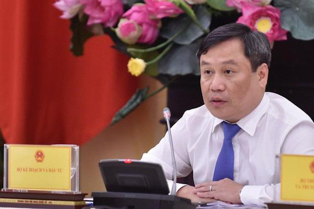  4. Ông Vũ Đại Thắng, sinh năm 1975, quê quán: Hà Nội. Ông là Uỷ viên Dự khuyết BCH T.Ư Đảng, Thứ trưởng Bộ KH&amp;ĐT. Tháng 8/2020 ông được bầu giữ chức vụ Bí thư Tỉnh ủy Quảng Bình. 