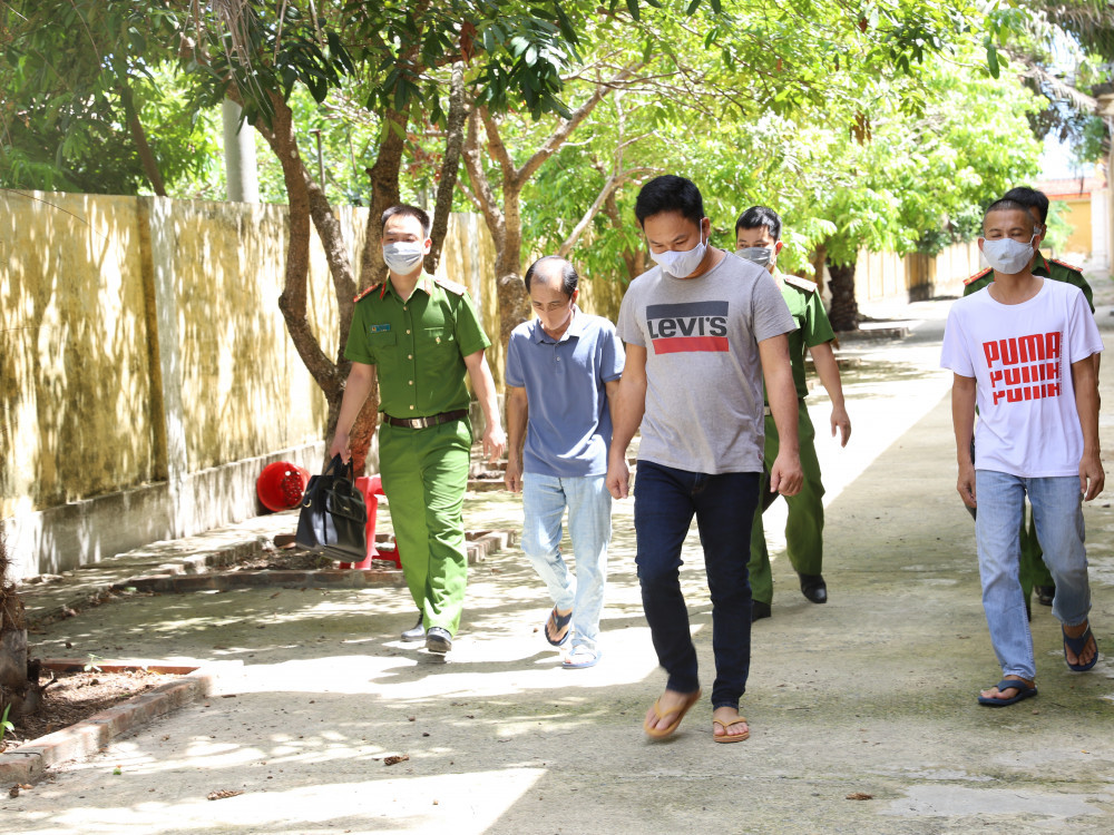 Ha Tinh: Danh sap duong day ca do bong da khoang 10.000 ty