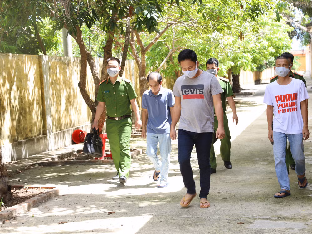 Ha Tinh: Danh sap duong day ca do bong da khoang 10.000 ty