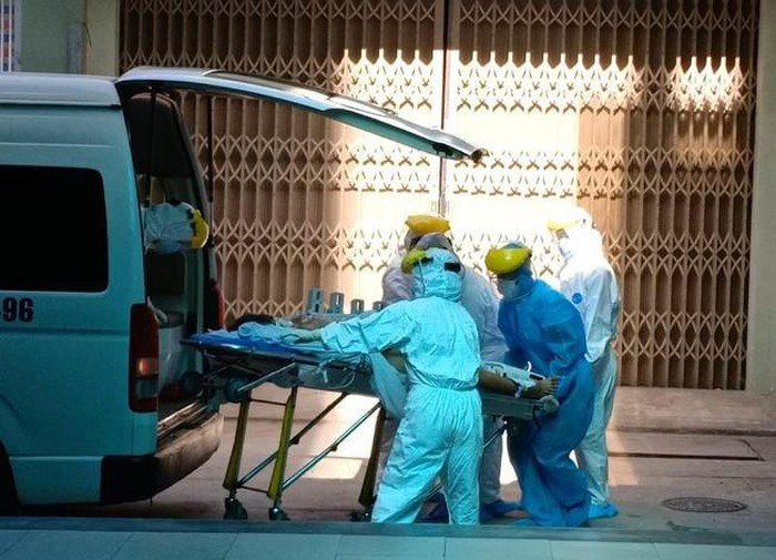 BN1040 da tu vong, nhieu nguoi vieng dam tang