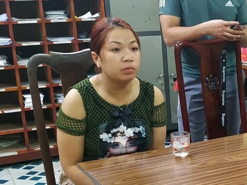  3. Nghi phạm bắt cóc bé 2 tuổi ở Bắc Ninh đổi lời khai: Hiện nay, lời khai của nghi phạm Nguyễn Thị Thu được đánh giá là bất nhất và liên tục thay đổi lời khai. Lúc đầu khi bị bắt, Thu khai mình mục đích bắt cóc cháu bé là vì "tình cảm cá nhân" nhưng không có bất cứ quan hệ nào với gia đình cháu Gia Bảo. Nhưng thu đã đổi lời khai rằng bắt cóc một bé trai tầm tuổi đứa con đã mất để “thế thân”. 