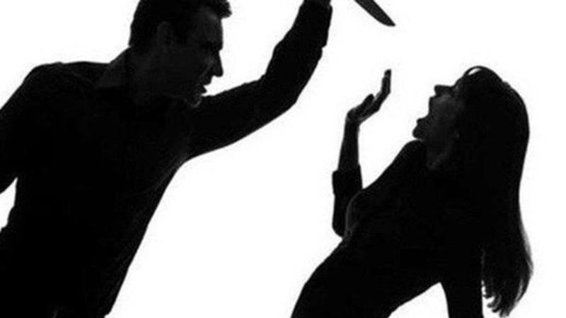  4. Mâu thuẫn tình cảm, “phi công trẻ” ra tay sát hại người tình: Ngày 23/8, Công an tỉnh Thái Nguyên đang tạm giữ hình sự Hoàng Mạnh Thọ (SN 1990, trú tại thị xã Phổ Yên, tỉnh Thái Nguyên) để điều tra về hành vi "Giết người". Ngày 19/8, Thọ đã mang theo dao tới phòng trọ tìm bạn gái là chị N.T.H (SN 1982, tạm trú phường Bãi Bông, thị xã Phổ Yên) để chém nạn nhân tử vong. 