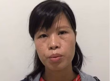 Sau 21 ngày điều trị do vết thương quá nặng nên cháu bé đã tử vong. Mẹ cháu tên Phạm Thị Thành (SN 1989, trú tại Hoa Thành, Thạch Kim, Lộc Hà, Hà Tĩnh). Thành khai vì hoàn cảnh kinh tế khó khăn, không thể nuôi được con và không muốn ai biết sự việc nên ngay khi sinh, Thành đã vứt bỏ cháu bé.