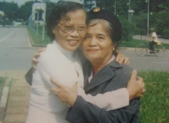 Nguoi phu nu keo co trong le Doc lap nam 1945 qua doi