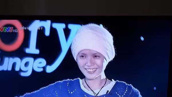 Những ai đã theo dõi chương trình “Điều ước thứ 7” phát sóng vào chiều ngày 25/10/2014, chắc hẳn đều không thể cầm được nước mắt trước câu chuyện đầy xúc động về nghị lực phi thường của Võ Thị Ngọc Nữ - một diễn viên múa đến từ thành phố biển Đà Nẵng khi đang mang trong mình căn bệnh hiểm nghèo ung thư máu cấp tính.