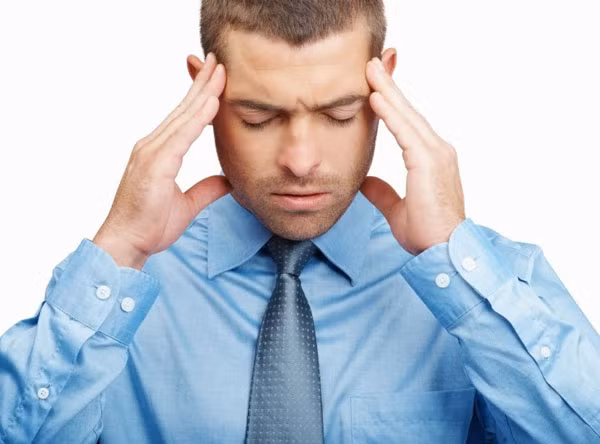 Khi căng thẳng, stress. “Yêu” khi đang stress vì một việc gì đó hoặc tâm trạng không được thoải mái, dễ gây ra các bệnh tim mạch và mạch máu não. Nếu một trong hai người đang có tâm trạng nặng nề khi quan hệ tình dục, quan hệ theo kiểu gượng ép, rất có thể là nguyên nhân làm phụ nữ bị lãnh cảm và đàn ông bị liệt dương.