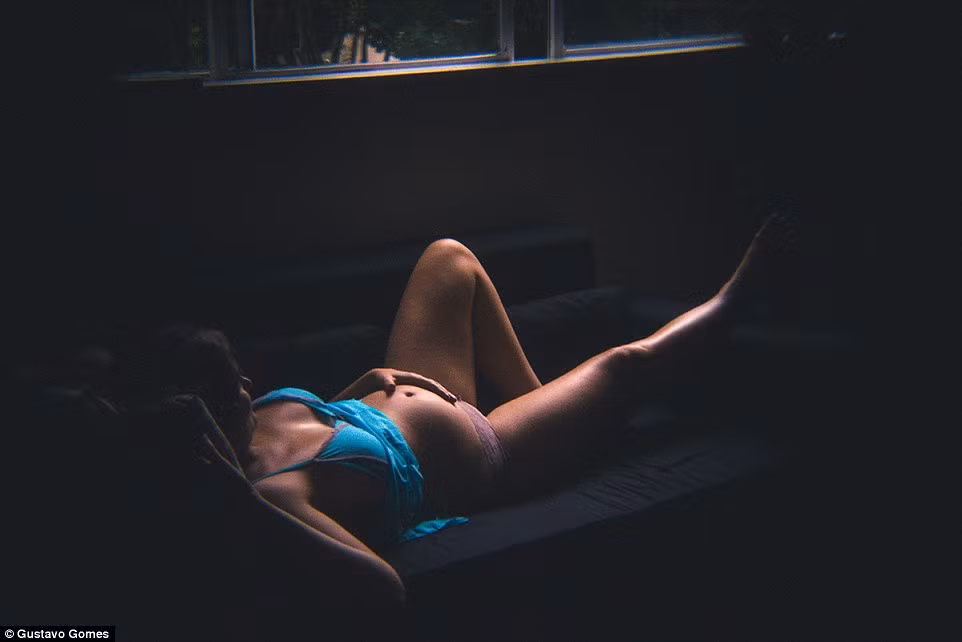 Trước khi sinh, nhiếp ảnh gia Gustavo Gomes cũng thường xuyên chụp lại những khoảnh khắc của vợ mình khi mang bầu.