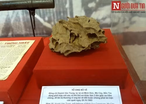 Tổ ong bò vẽ được đồng chí Huỳnh Văn Trung – tự vệ xã Minh Đức, huyện Mỏ Cày, tỉnh Bến Tre dùng với các vũ khí thô sơ khác làm 3 tên địch sa vào hầm chông, 29 tên bị thương vì ong bò vẽ đốt buộc chúng bỏ trận càn quét ngày 29/10/1962.