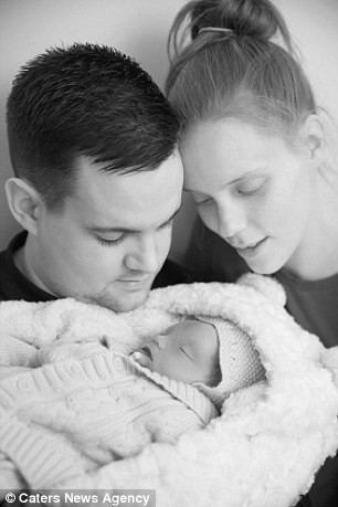 "Tôi sẽ trân trọng những bức ảnh này trong suốt phần còn lại của cuộc đời mình", một bà mẹ tham gia dự án chia sẻ.