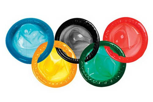 Cô ấy dùng thuốc buổi chiều, tối bạn sẽ không cần dùng bao cao su? Thuốc ngừa thai có thể là giải pháp tốt cho những ai không muốn dùng bao cao su khi quan hệ tình dục nhưng cần phải có thời gian. Thuốc không thể phát huy tác dụng ngay khi bạn bắt đầu uống. Để an toàn, bạn nên sử dụng kết hợp cả hai để ngừa thai hiệu quả hơn bảo vệ bản thân khỏi các bệnh lây nhiễm qua đường tình dục.