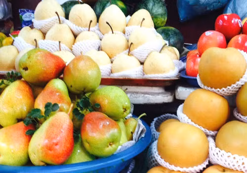 Lê. Cục Bảo vệ thực vật (Bộ NN&amp;PTNT) cho biết, từ đầu năm 2012 đến cuối tháng 4 đã phân tích 315 mẫu hàng hóa nông sản có nguồn gốc thực vật nhập khẩu và phát hiện 71 mẫu có dư lượng hóa chất bảo vệ thực vật nhưng đều thấp hơn mức dư lượng tối đa cho phép. Đáng lưu ý, trong số đó có 1 mẫu lê nhập khẩu từ Trung Quốc chứa dư lượng endosulfan.