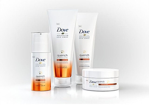 7. Dove. Giá trị thương hiệu: 4,2 tỉ USD. Dove được sở hữu bởi tập đoàn Unilever – một trong những tập đoàn bán lẻ tiêu dùng hàng đầu thế giới hiện nay. Dove thường gợi chúng ta nhớ tới những chai lọ sữa tắm, lotion quen thuộc trên kệ hàng siêu thị thay vì những cửa hàng showroom đắt đỏ. Chính vì sự thân thương dễ gần đó mà Dove sở hữu giá trị thương hiệu 4,2 tỉ USD - một con số rất đáng ngưỡng mộ cho nhóm mặt hàng tiêu dùng gia đình.