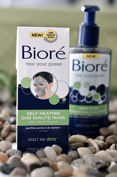 9. Biore. Giá trị thương hiệu: 3,4 tỉ USD. Có xuất xứ từ Nhật Bản, hiện nay cái tên thương hiệu Biore đã được phủ sóng toàn cầu. Những sản phẩm của Biore luôn chiếm trọn trái tim của người tiêu dùng bình dân với vai trò làm sạch, cân bằng độ ẩm và dưỡng da an toàn. Những hạng mục mỹ phẩm quen thuộc được nhiều người tin dùng nằm trong “gia phả” nhà Biore gồm có: sữa rửa mặt, kem chống nắng, sản phẩm chăm sóc da mụn...