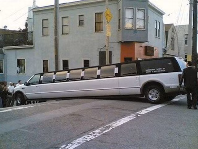 Chân dài quá cũng là một cái tội.