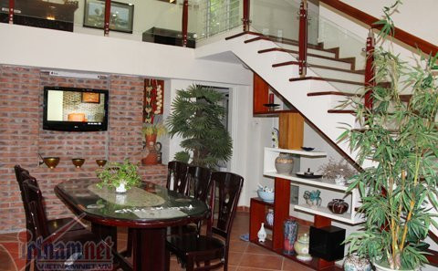 Phòng ăn là nơi tất cả các thành viên trong gia đình gần gũi chia sẻ những câu chuyện với nhau.